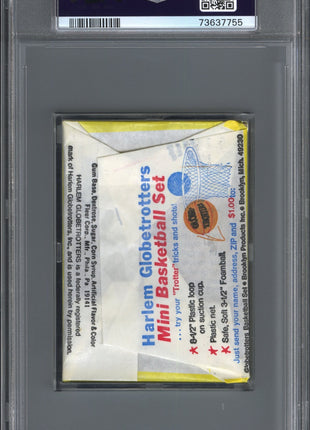 1971 Fleer Basketball Harlem Globetrotters Wax Pack PSA 8